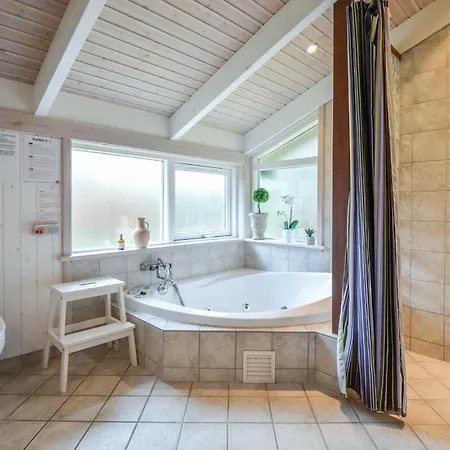 Σπίτι διακοπών Lovely Home In Knebel With Sauna Knebel